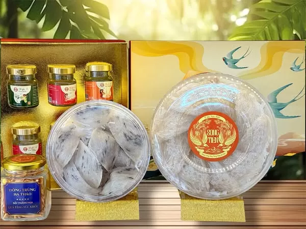 H&igrave;nh ảnh so s&aacute;nh tổ yến th&ocirc; v&agrave; yến kh&ocirc;: cấu tr&uacute;c, độ sạch, tiện lợi &ndash; tham khảo từ Yến s&agrave;o Song Ti&ecirc;n