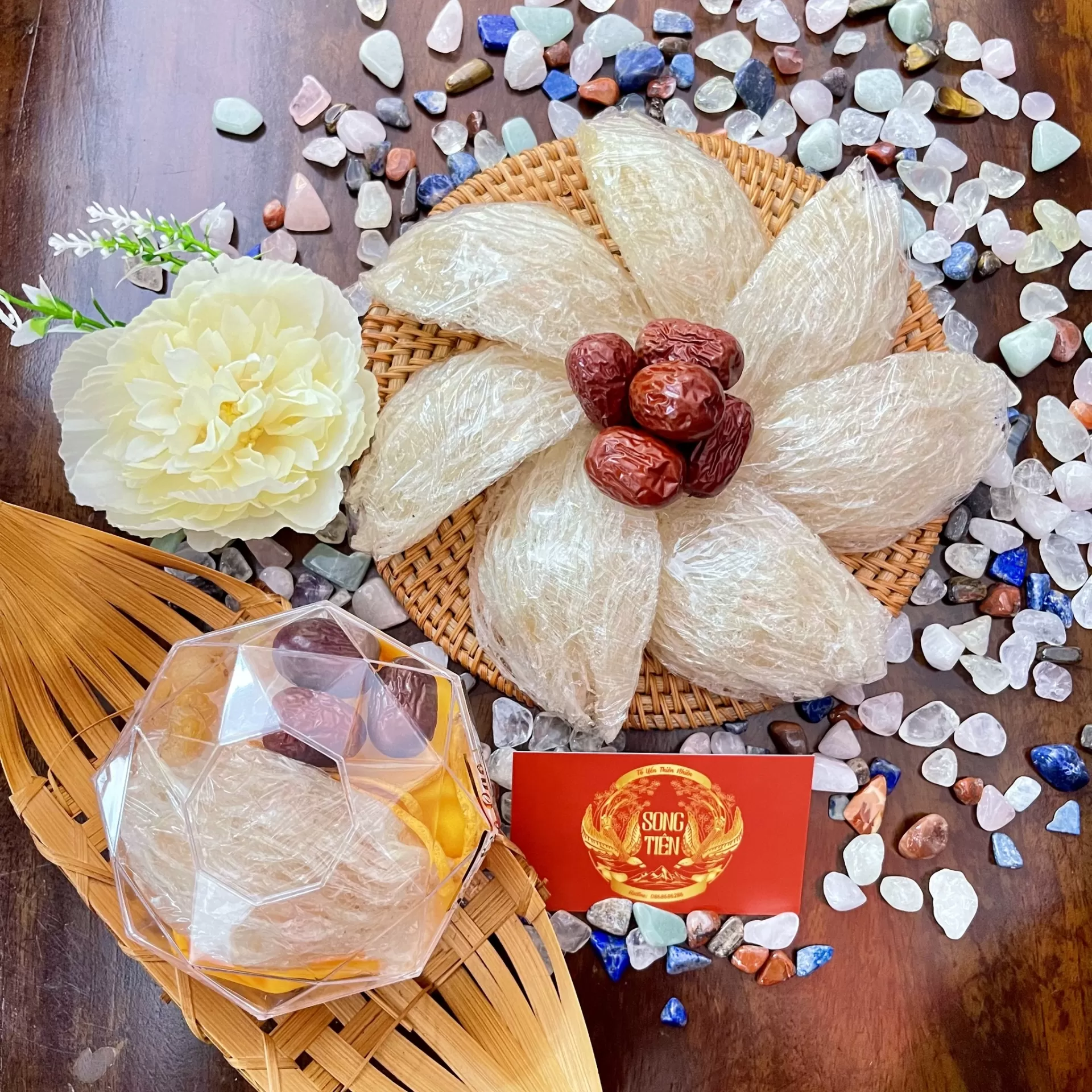 Hộp qu&agrave; yến s&agrave;o cao cấp &ndash; qu&agrave; tặng sức khỏe &yacute; nghĩa d&agrave;nh cho bố mẹ dịp Tết 2025