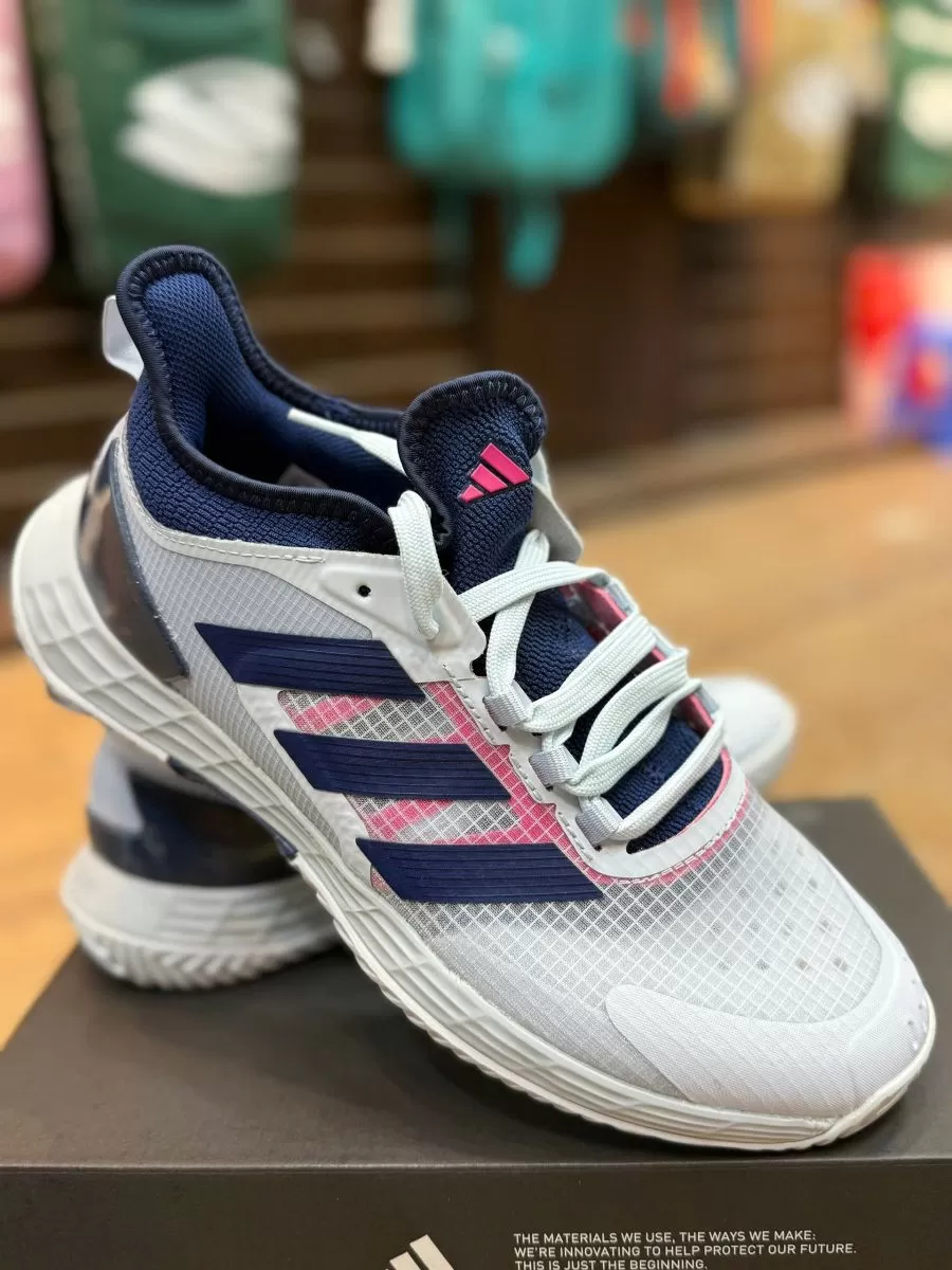 Đánh giá chi tiết giày Tennis Adidas Adizero Ubersonic 4.1 Đánh giá chi tiết giày Tennis Adidas Adizero Ubersonic 4.1